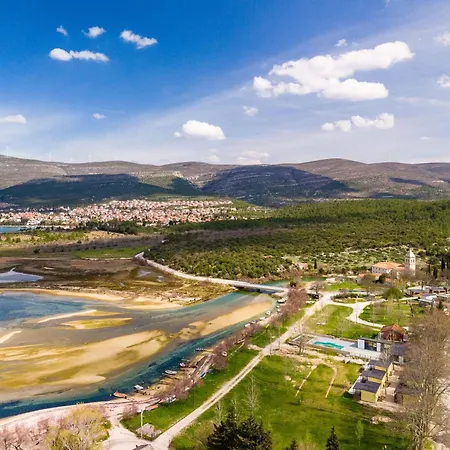 Ivanovi Dvori Villa *