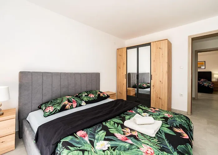 Ivanovi Dvori Donji Karin