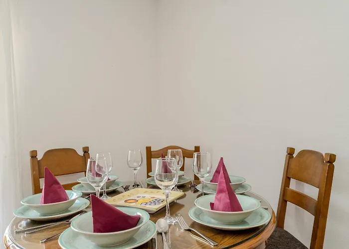 Villa Ivanovi Dvori Donji Karin