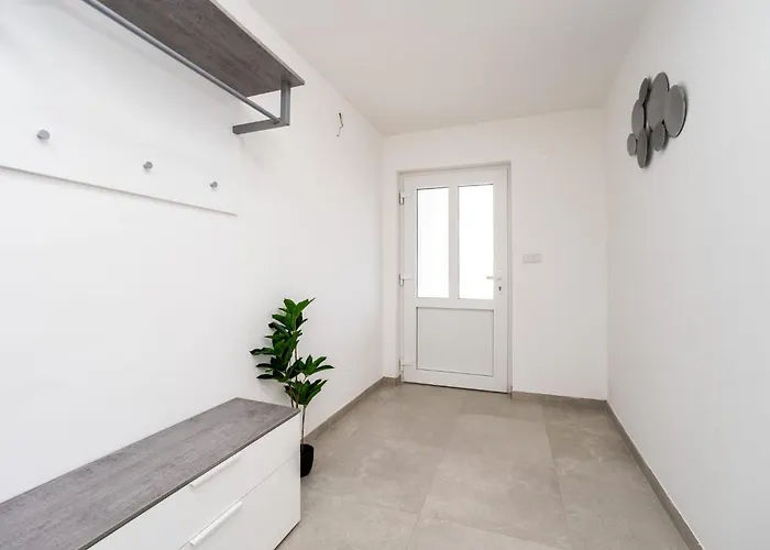 Ivanovi Dvori 빌라 Donji Karin