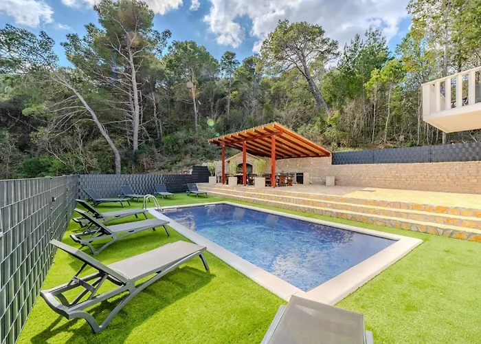 Ivanovi Dvori Donji Karin