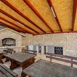 Ivanovi Dvori Villa